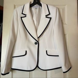 Sag Harbour Suit White Blazer Jacket with Black Stripe